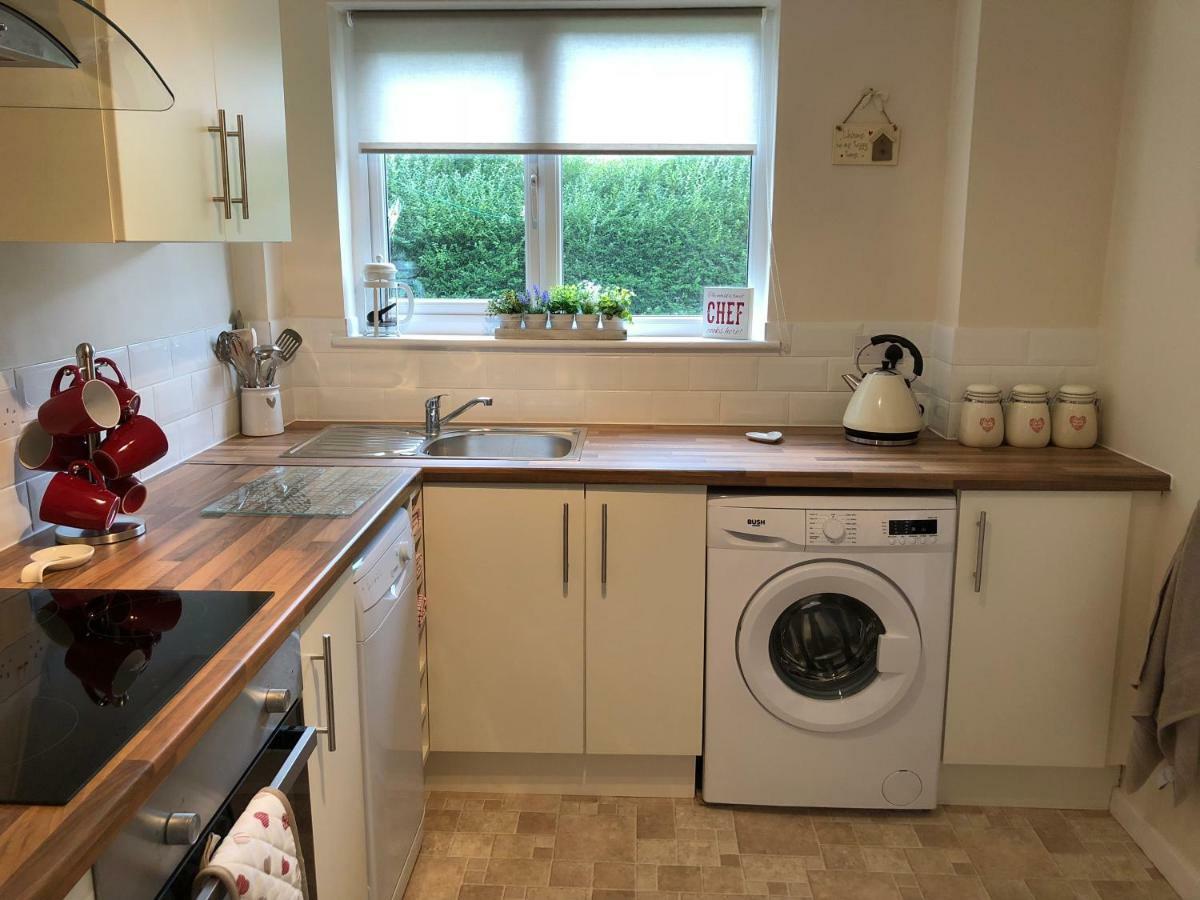 1 Silkin Serviced Accommodation ニュートン・エイクリフ エクステリア 写真